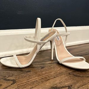 Steve Madden white heel straps 7.5